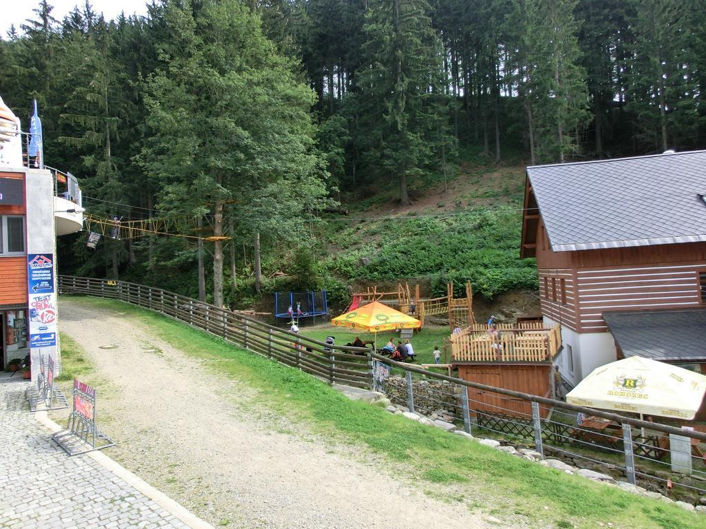 捷克布杰约维采 卡米内克旅馆酒店 外观 照片